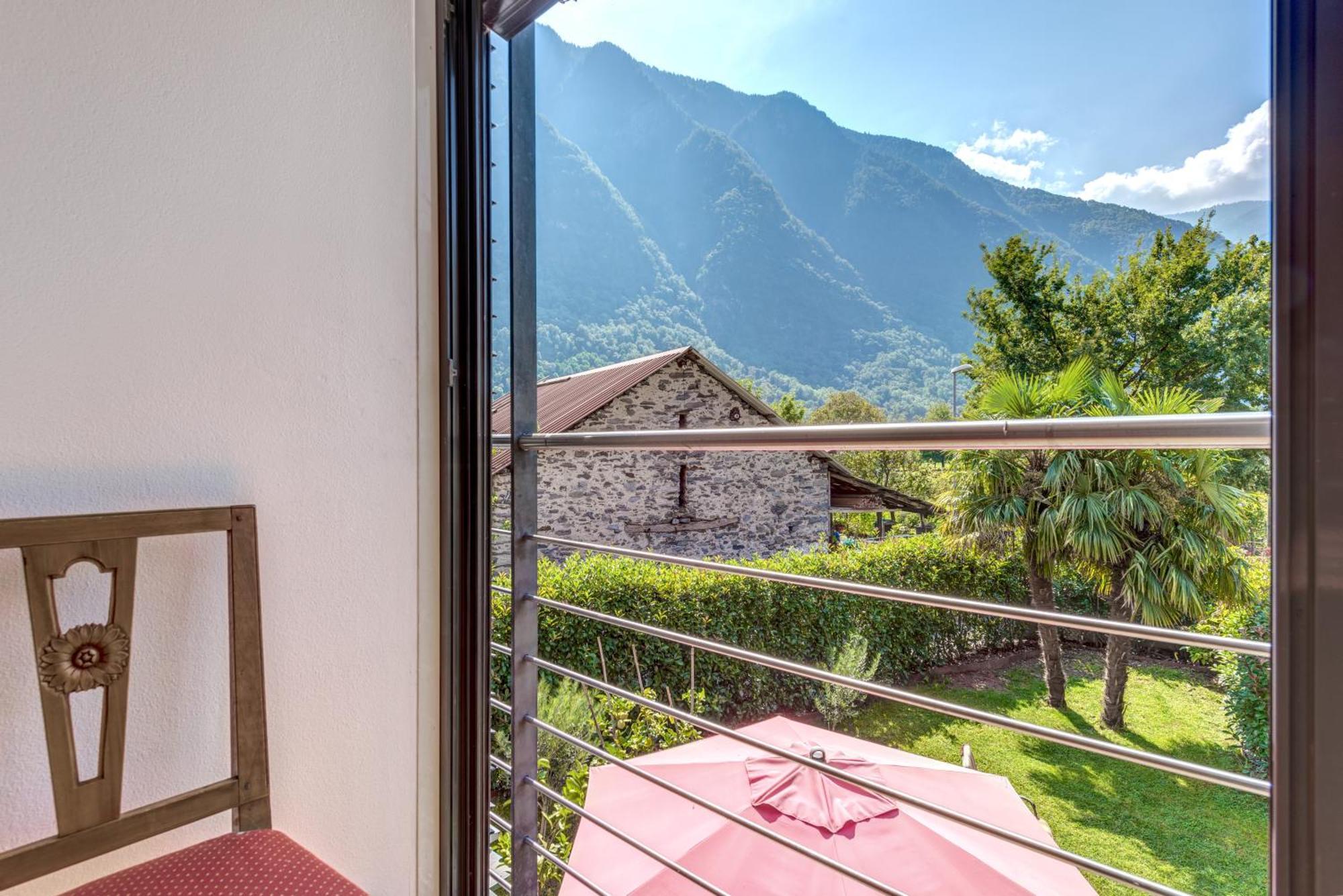 Casa Oliver, Tra La Calanca E I Castelli Di Bellinzona Grono Kültér fotó
